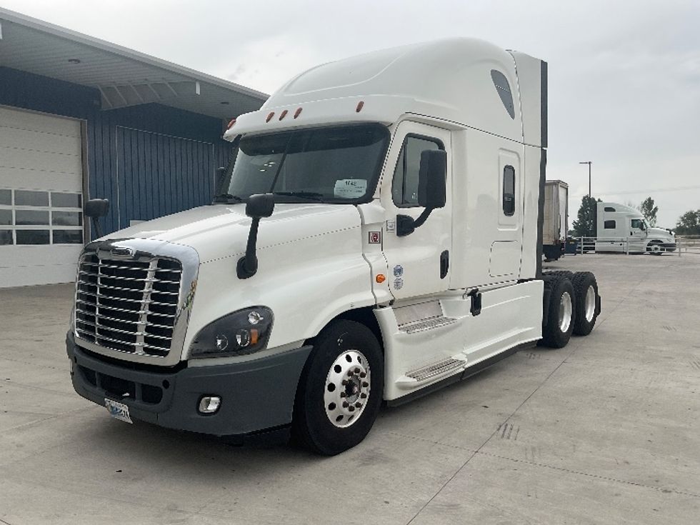 2018 Freightliner Cascadia 12564ST Sleeper Tractor