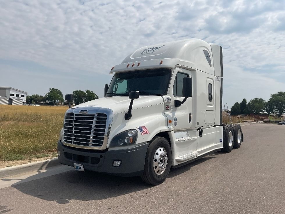 2018 Freightliner Cascadia 12564ST Sleeper Tractor