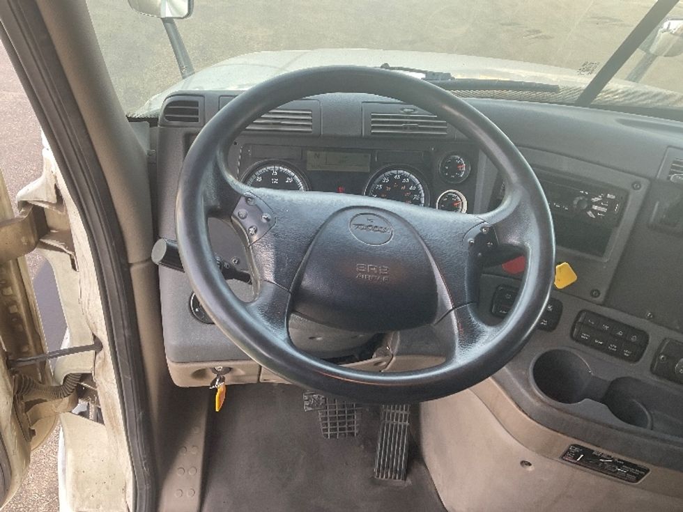 Sleeper Tractor-Heavy Duty Tractors-Freightliner-2018-Cascadia 12564ST-Greeley-CO-582,780\n\t\tmiles-$ 47,000 - Image 11