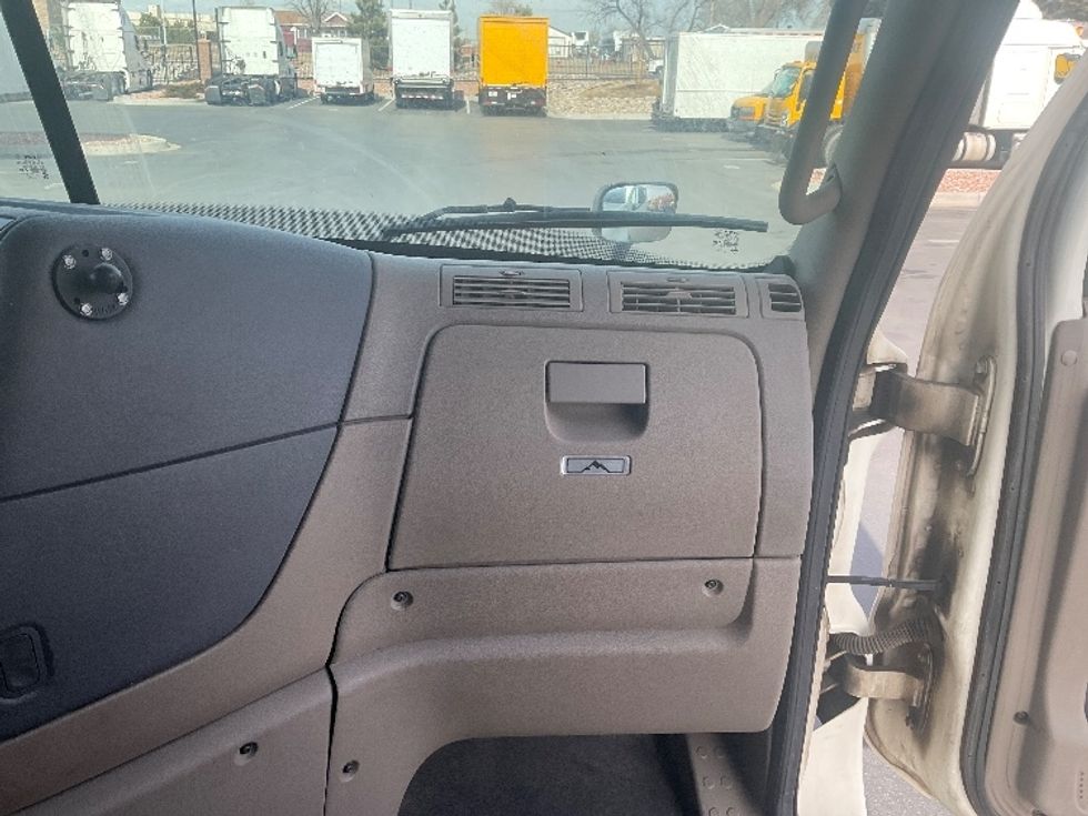 Sleeper Tractor-Heavy Duty Tractors-Freightliner-2018-Cascadia 12564ST-Greeley-CO-582,780\n\t\tmiles-$ 47,000 - Image 14