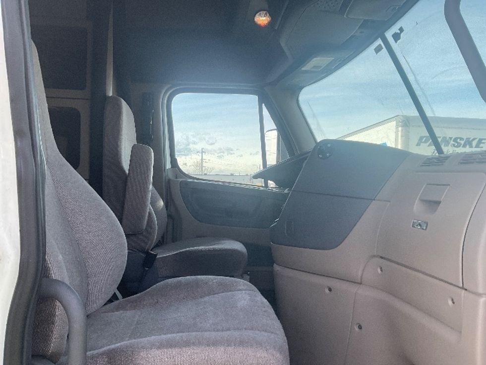 Sleeper Tractor-Heavy Duty Tractors-Freightliner-2018-Cascadia 12564ST-Greeley-CO-582,780\n\t\tmiles-$ 47,000 - Image 15