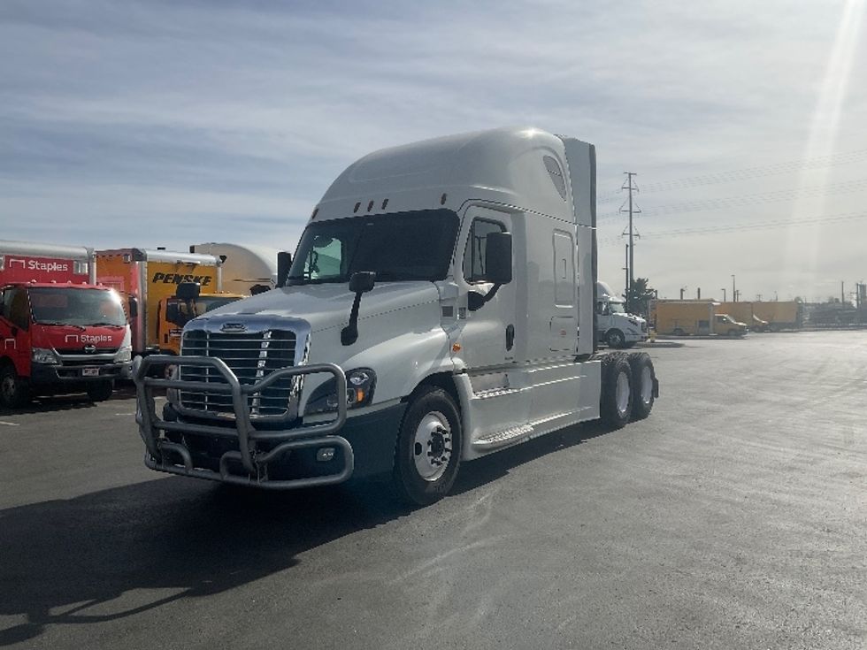 Sleeper Tractor-Heavy Duty Tractors-Freightliner-2018-Cascadia 12564ST-Greeley-CO-582,780\n\t\tmiles-$ 47,000 - Image 3