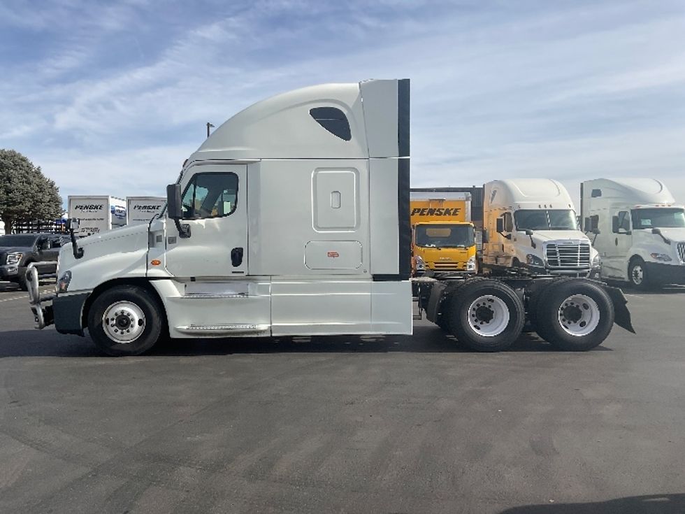 Sleeper Tractor-Heavy Duty Tractors-Freightliner-2018-Cascadia 12564ST-Greeley-CO-582,780\n\t\tmiles-$ 47,000 - Image 4