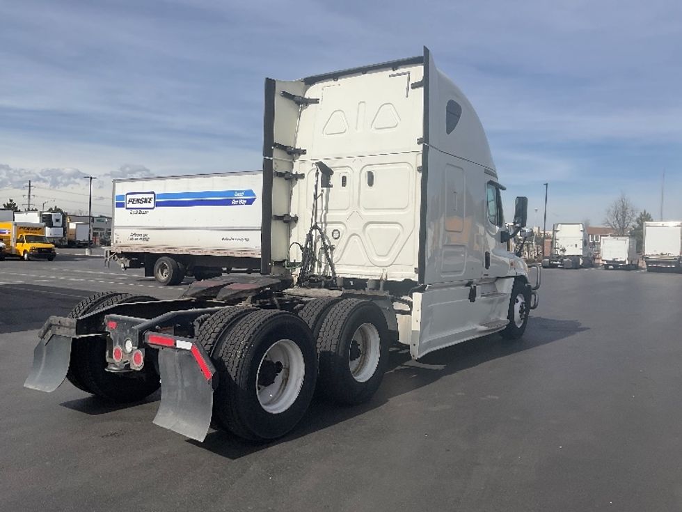 Sleeper Tractor-Heavy Duty Tractors-Freightliner-2018-Cascadia 12564ST-Greeley-CO-582,780\n\t\tmiles-$ 47,000 - Image 7