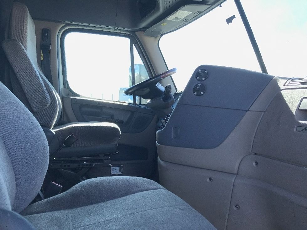 Sleeper Tractor-Heavy Duty Tractors-Freightliner-2018-Cascadia 12564ST-Greeley-CO-610,451\n\t\tmiles-$ 45,750 - Image 15