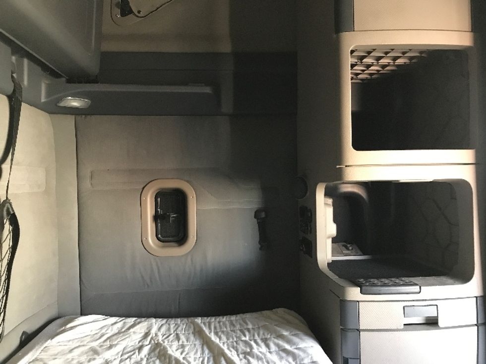 Sleeper Tractor-Heavy Duty Tractors-Freightliner-2018-Cascadia 12564ST-Greeley-CO-610,451\n\t\tmiles-$ 45,750 - Image 18