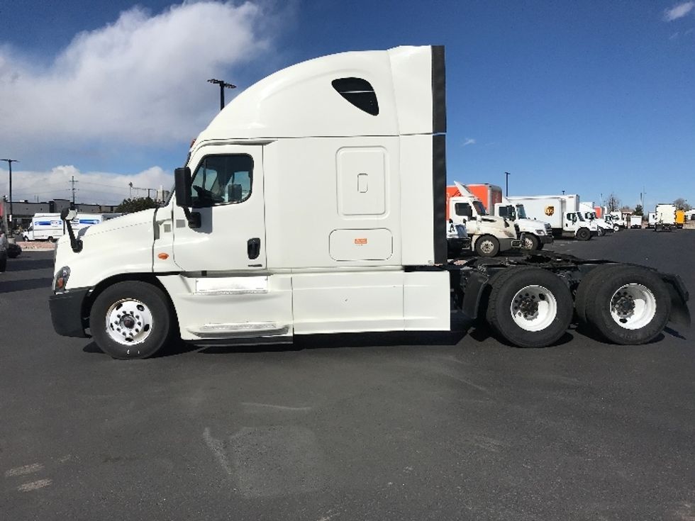 Sleeper Tractor-Heavy Duty Tractors-Freightliner-2018-Cascadia 12564ST-Greeley-CO-610,451\n\t\tmiles-$ 45,750 - Image 4