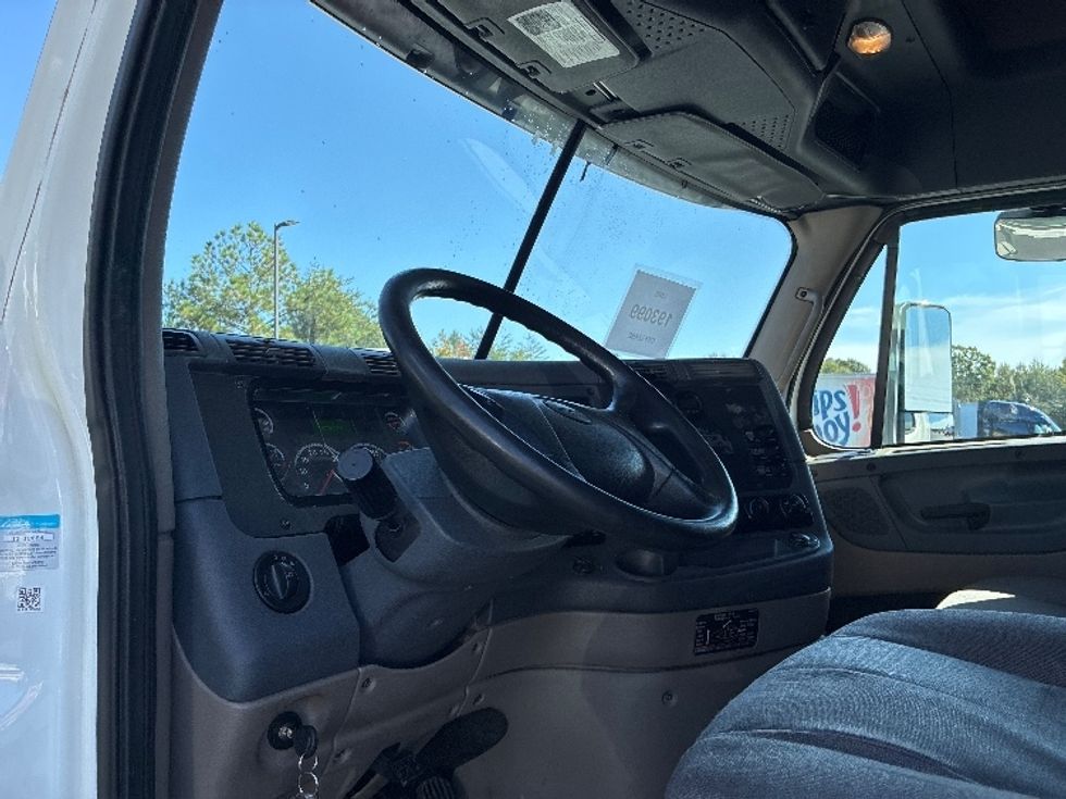 Sleeper Tractor-Heavy Duty Tractors-Freightliner-2018-Cascadia 12564ST-Greenville-SC-457,943\n\t\tmiles-$ 61,000 - Image 10