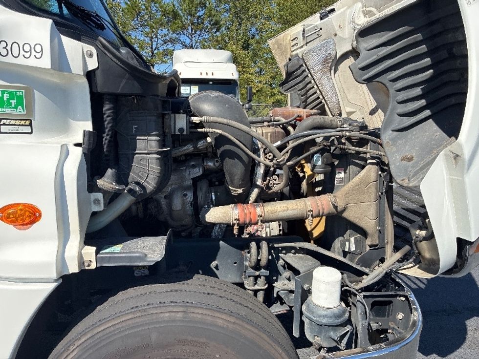 Sleeper Tractor-Heavy Duty Tractors-Freightliner-2018-Cascadia 12564ST-Greenville-SC-457,943\n\t\tmiles-$ 61,000 - Image 20