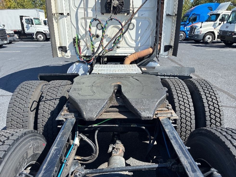 Sleeper Tractor-Heavy Duty Tractors-Freightliner-2018-Cascadia 12564ST-Greenville-SC-457,943\n\t\tmiles-$ 61,000 - Image 6