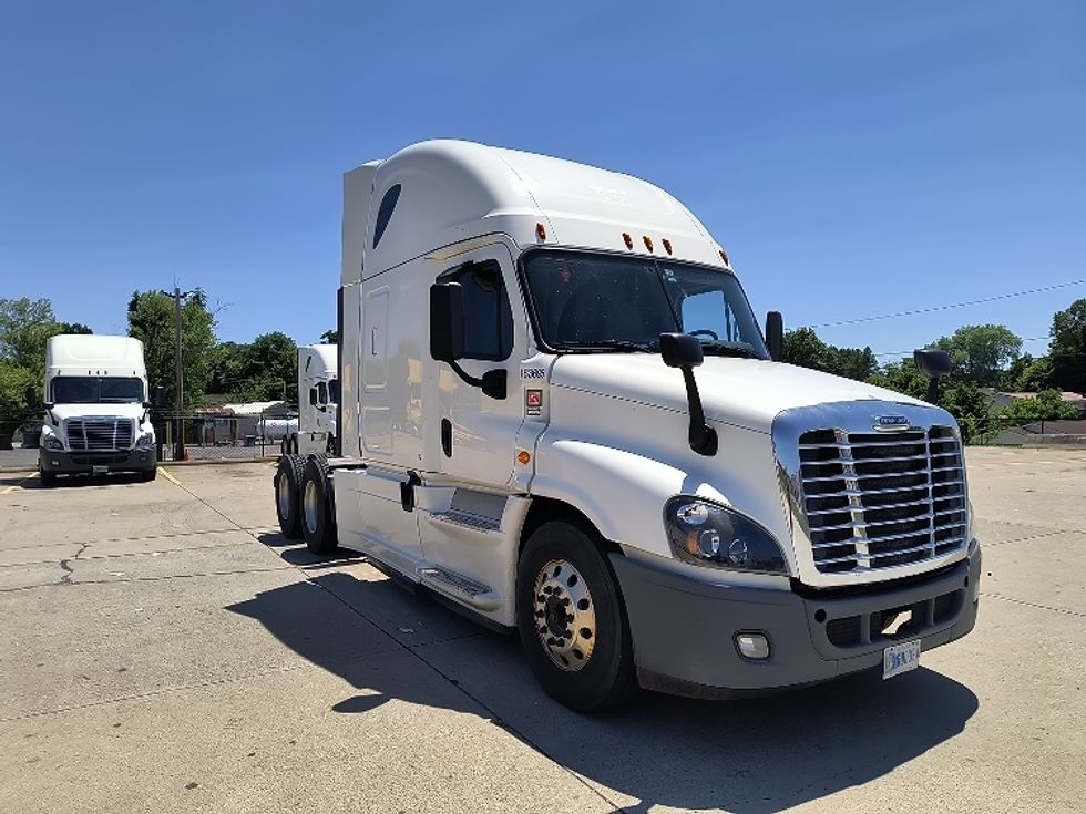 2018 Freightliner Cascadia 12564ST Sleeper Tractor