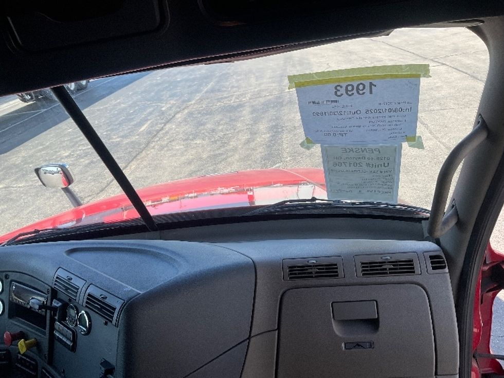 Sleeper Tractor-Heavy Duty Tractors-Freightliner-2018-Cascadia 12564ST-Piqua-OH-611,267\n\t\tmiles-$ 39,500 - Image 14