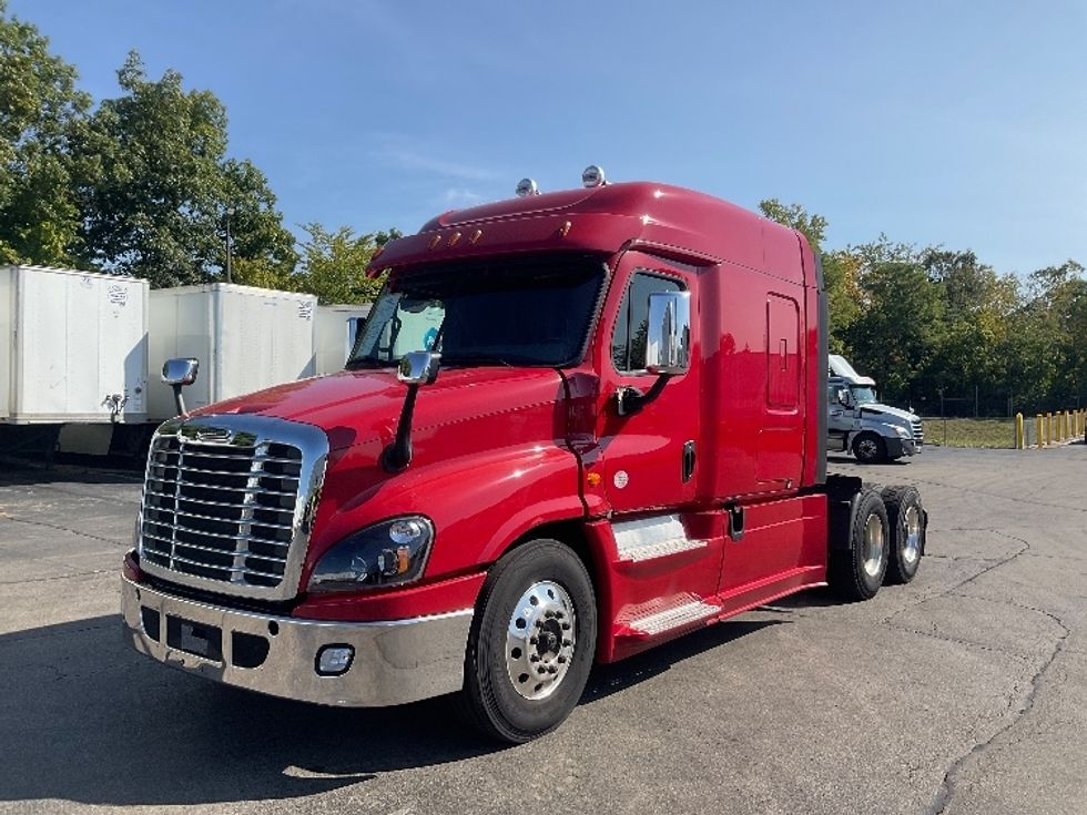 Sleeper Tractor-Heavy Duty Tractors-Freightliner-2018-Cascadia 12564ST-Piqua-OH-611,267\n\t\tmiles-$ 39,500 - Image 3