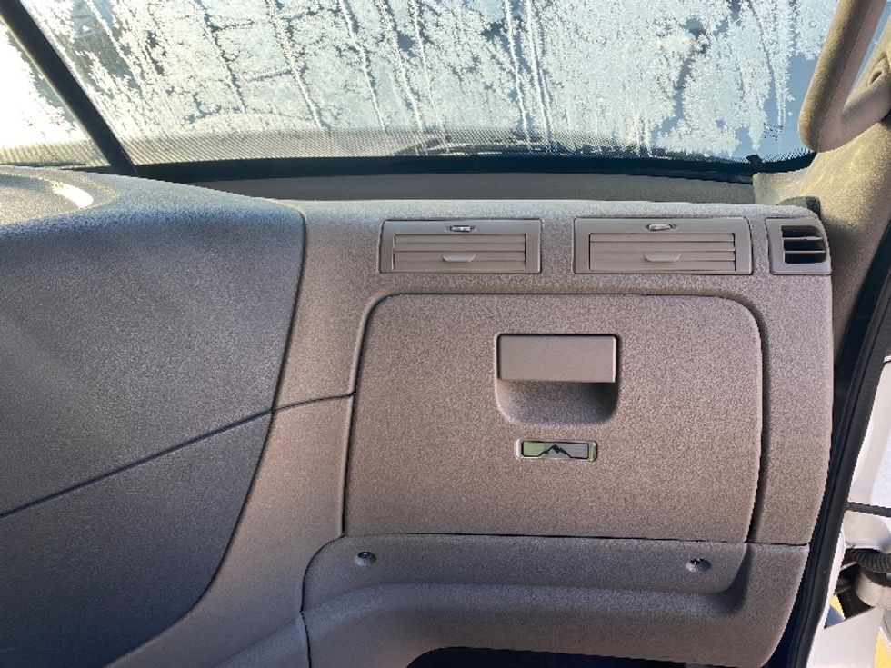 Sleeper Tractor-Heavy Duty Tractors-Freightliner-2018-Cascadia 12564ST-Salt Lake City-UT-610,042\n\t\tmiles-$ 42,500 - Image 14