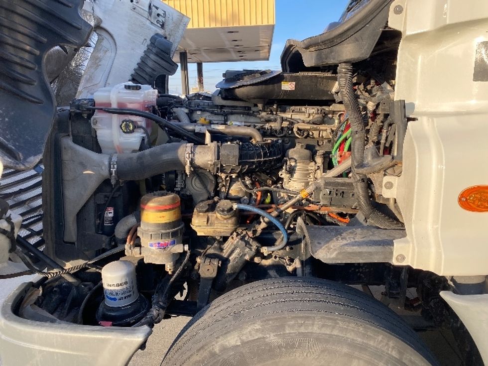 Sleeper Tractor-Heavy Duty Tractors-Freightliner-2018-Cascadia 12564ST-Salt Lake City-UT-610,042\n\t\tmiles-$ 42,500 - Image 21