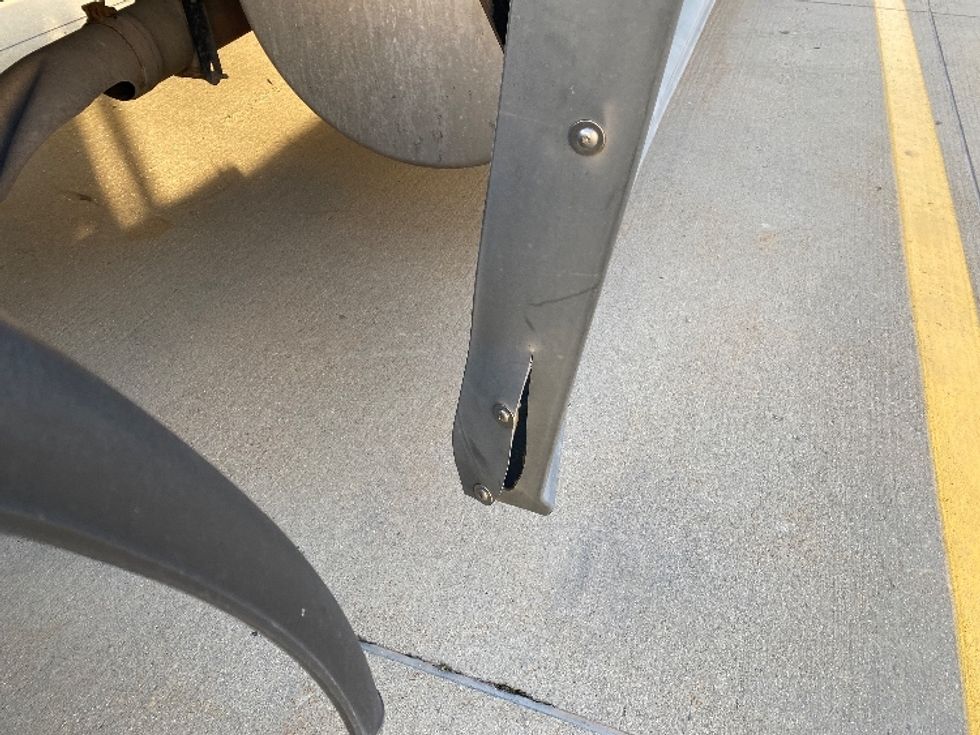 Sleeper Tractor-Heavy Duty Tractors-Freightliner-2018-Cascadia 12564ST-Salt Lake City-UT-610,042\n\t\tmiles-$ 42,500 - Image 24