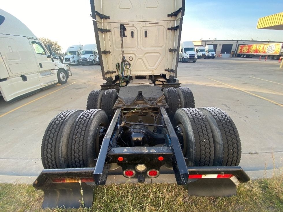 Sleeper Tractor-Heavy Duty Tractors-Freightliner-2018-Cascadia 12564ST-Salt Lake City-UT-610,042\n\t\tmiles-$ 42,500 - Image 6