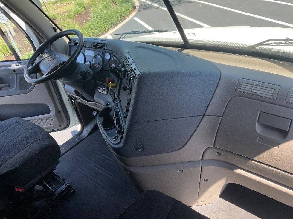 Sleeper Tractor-Heavy Duty Tractors-Freightliner-2018-Cascadia 12564ST-Tampa-FL-606,996\n\t\tmiles-$ 43,250 - Image 15