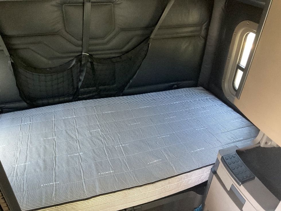 Sleeper Tractor-Heavy Duty Tractors-Freightliner-2018-Cascadia 12564ST-Tampa-FL-606,996\n\t\tmiles-$ 43,250 - Image 17