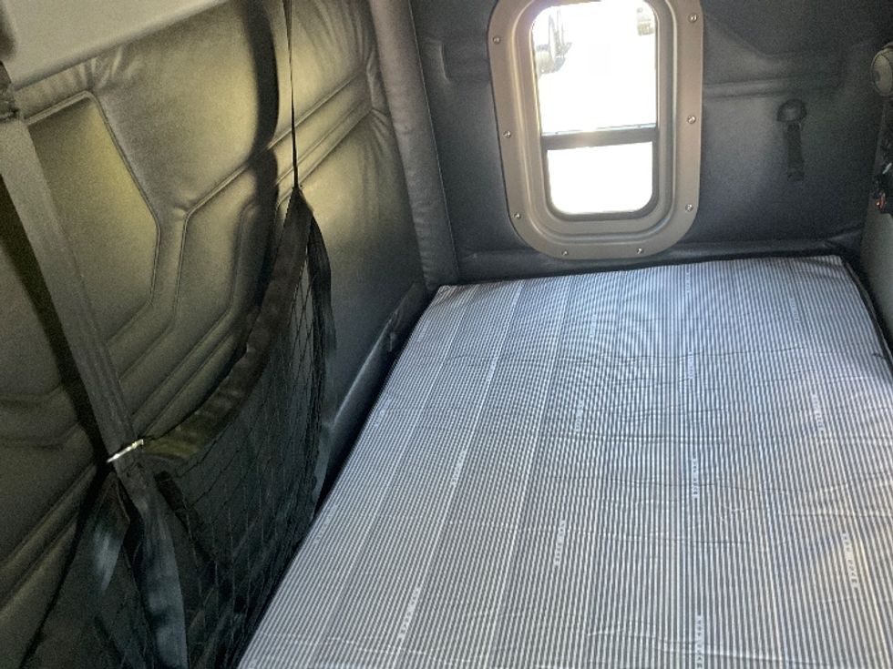 Sleeper Tractor-Heavy Duty Tractors-Freightliner-2018-Cascadia 12564ST-Tampa-FL-606,996\n\t\tmiles-$ 43,250 - Image 18