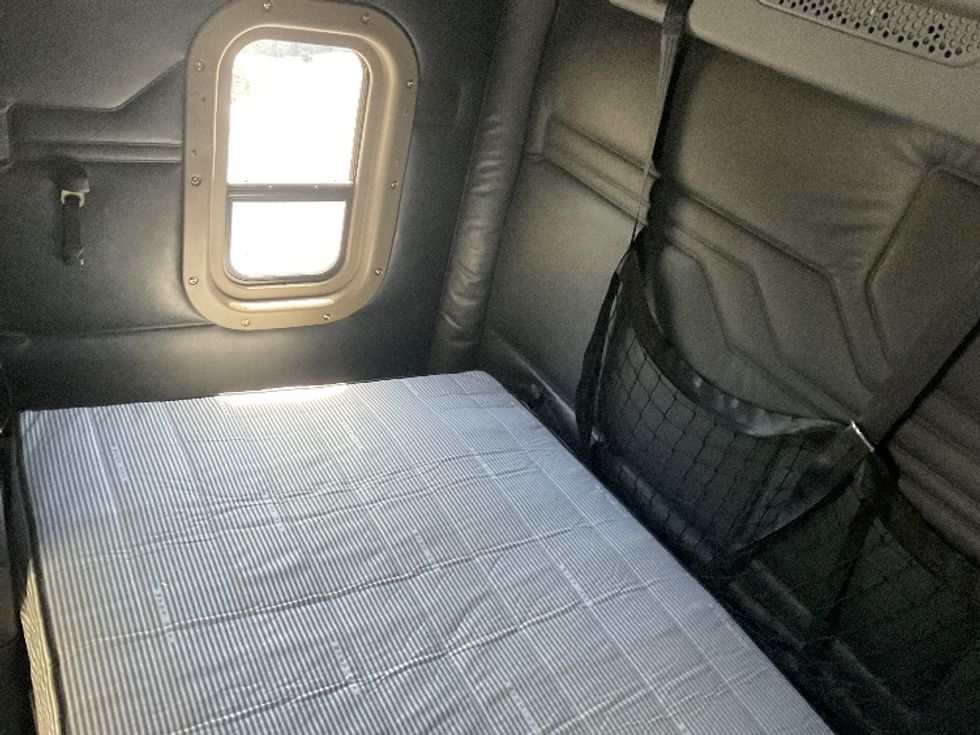 Sleeper Tractor-Heavy Duty Tractors-Freightliner-2018-Cascadia 12564ST-Tampa-FL-606,996\n\t\tmiles-$ 43,250 - Image 19