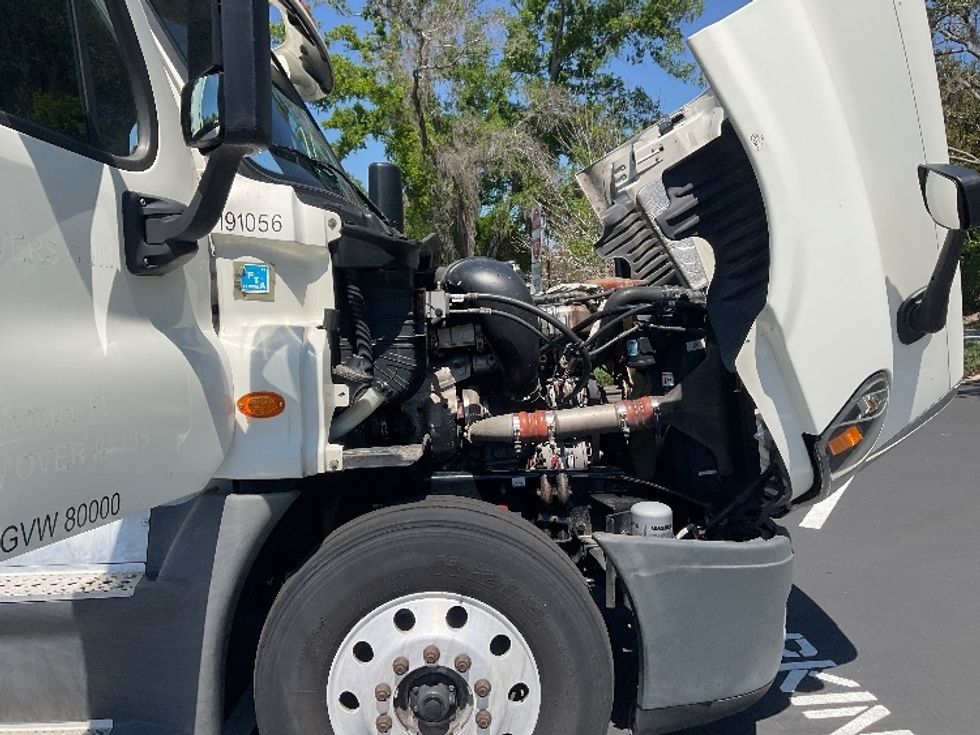 Sleeper Tractor-Heavy Duty Tractors-Freightliner-2018-Cascadia 12564ST-Tampa-FL-606,996\n\t\tmiles-$ 43,250 - Image 20