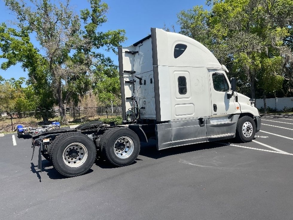 Sleeper Tractor-Heavy Duty Tractors-Freightliner-2018-Cascadia 12564ST-Tampa-FL-606,996\n\t\tmiles-$ 43,250 - Image 7