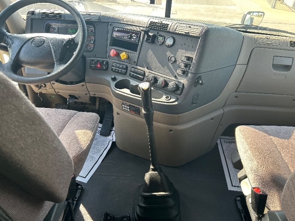 Sleeper Tractor-Heavy Duty Tractors-Freightliner-2018-Cascadia 12564ST-Tulsa-OK-482,313\n\t\tmiles-$ 45,750 - Image 12