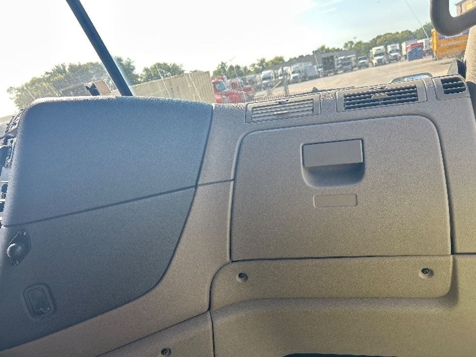 Sleeper Tractor-Heavy Duty Tractors-Freightliner-2018-Cascadia 12564ST-Tulsa-OK-482,313\n\t\tmiles-$ 45,750 - Image 14