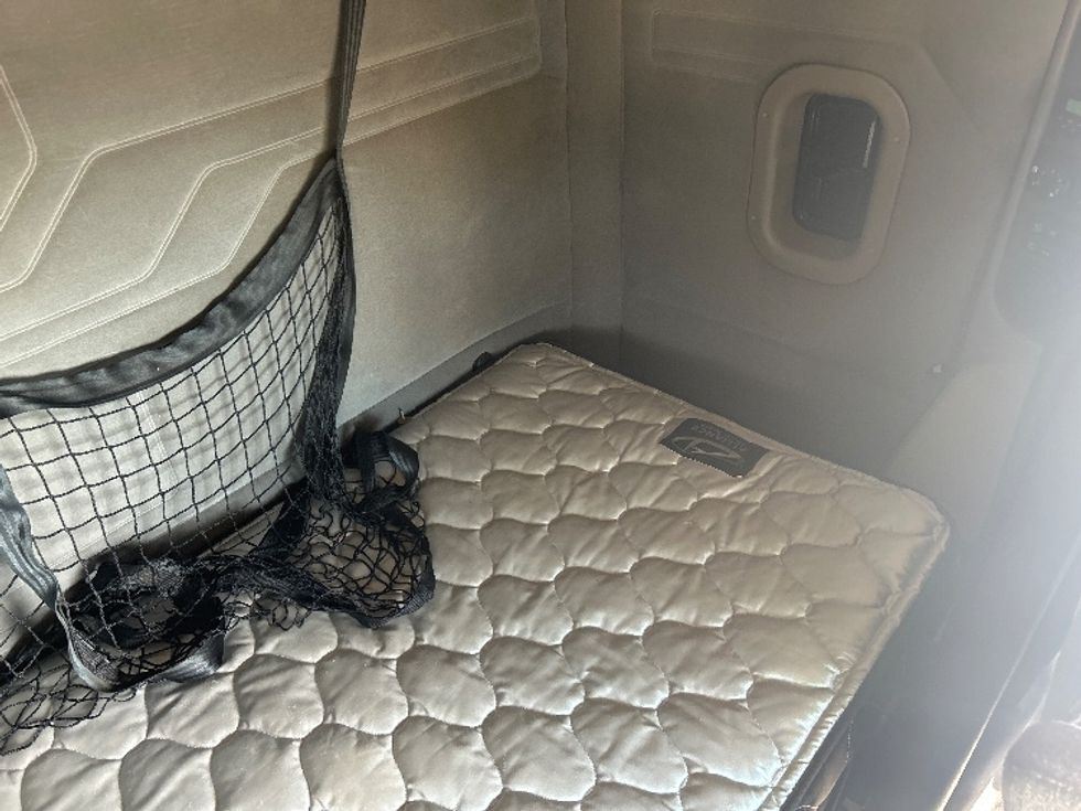 Sleeper Tractor-Heavy Duty Tractors-Freightliner-2018-Cascadia 12564ST-Tulsa-OK-482,313\n\t\tmiles-$ 45,750 - Image 17