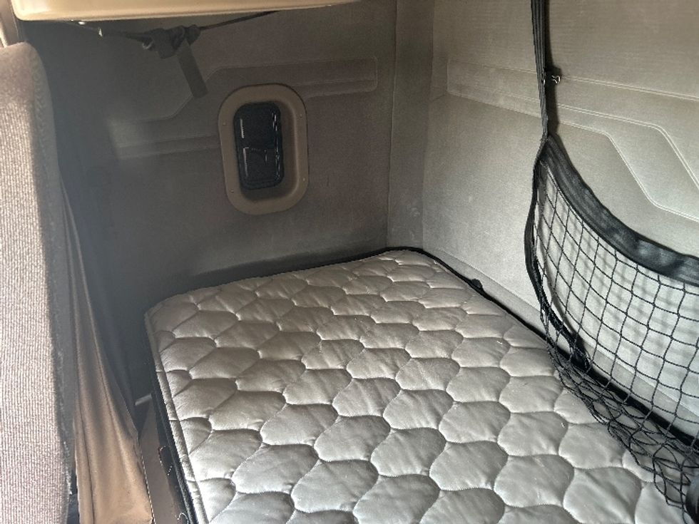 Sleeper Tractor-Heavy Duty Tractors-Freightliner-2018-Cascadia 12564ST-Tulsa-OK-482,313\n\t\tmiles-$ 45,750 - Image 18