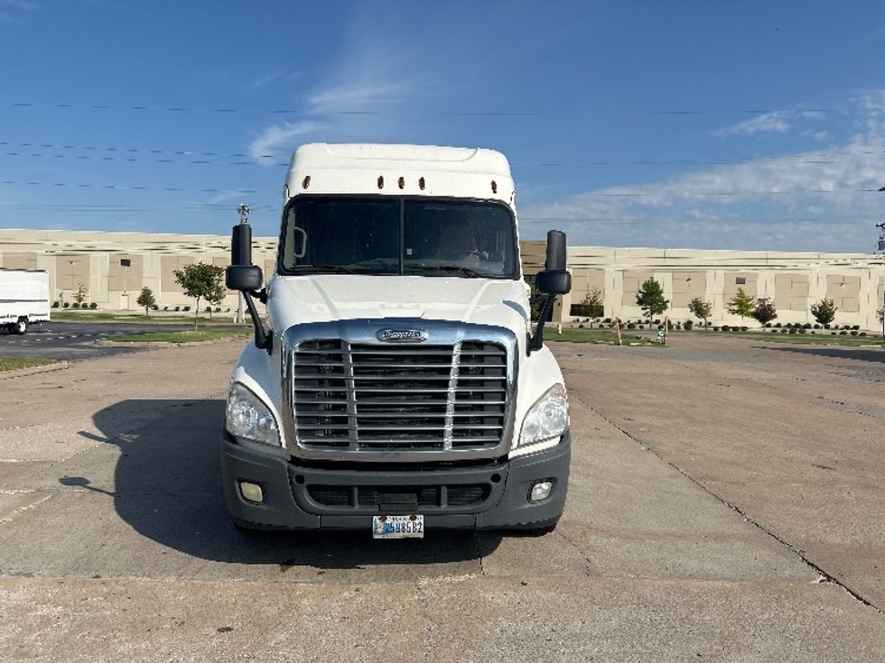 Sleeper Tractor-Heavy Duty Tractors-Freightliner-2018-Cascadia 12564ST-Tulsa-OK-482,313\n\t\tmiles-$ 45,750 - Image 2