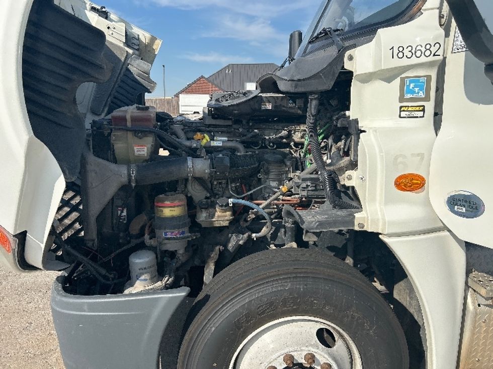 Sleeper Tractor-Heavy Duty Tractors-Freightliner-2018-Cascadia 12564ST-Tulsa-OK-482,313\n\t\tmiles-$ 45,750 - Image 21