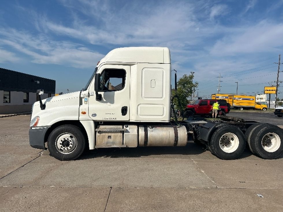 Sleeper Tractor-Heavy Duty Tractors-Freightliner-2018-Cascadia 12564ST-Tulsa-OK-482,313\n\t\tmiles-$ 45,750 - Image 4