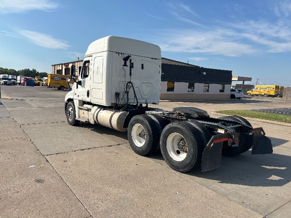 Sleeper Tractor-Heavy Duty Tractors-Freightliner-2018-Cascadia 12564ST-Tulsa-OK-482,313\n\t\tmiles-$ 45,750 - Image 5