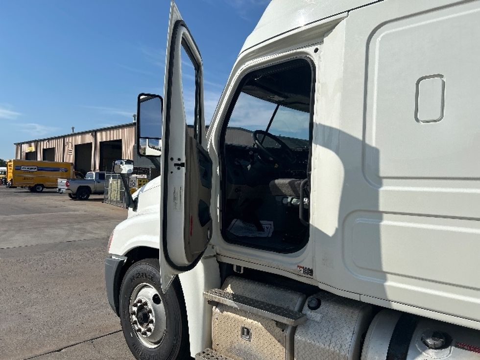 Sleeper Tractor-Heavy Duty Tractors-Freightliner-2018-Cascadia 12564ST-Tulsa-OK-482,313\n\t\tmiles-$ 45,750 - Image 9