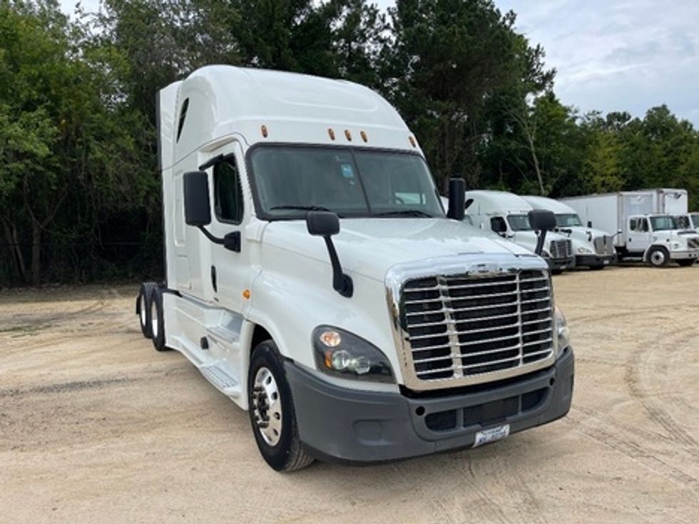 2018 Freightliner Cascadia 12564ST Sleeper Tractor