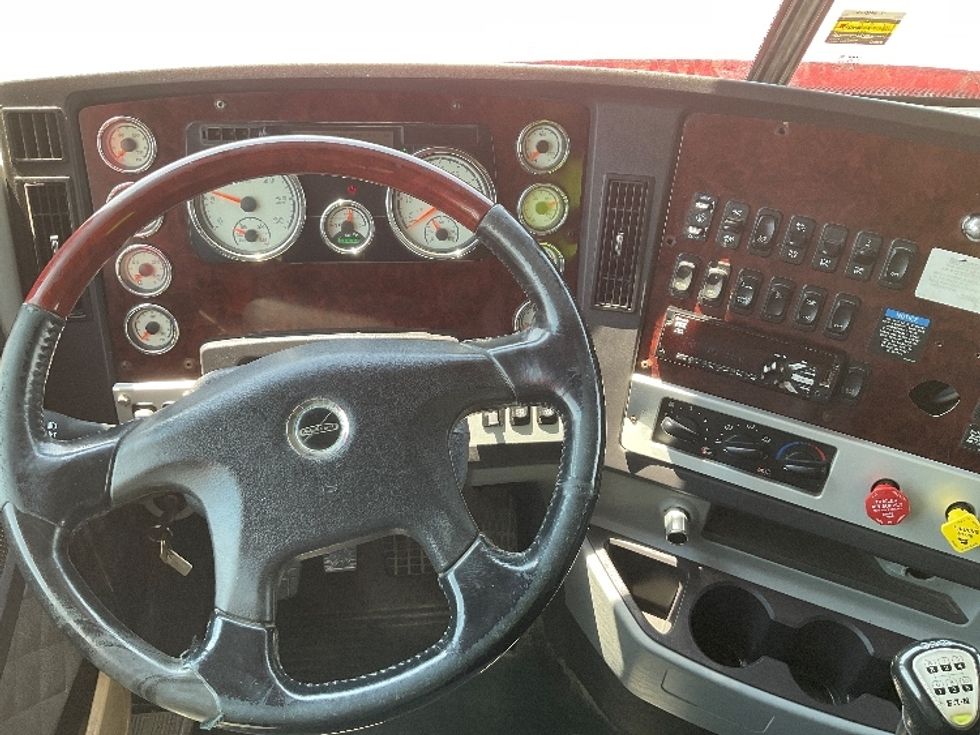 Sleeper Tractor-Heavy Duty Tractors-Freightliner-2018-CORONADO-Odessa-TX-334,564\n\t\tmiles-$ 76,750 - Image 11