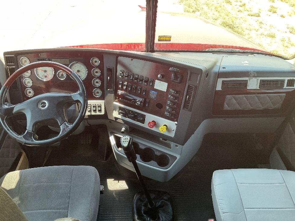 Sleeper Tractor-Heavy Duty Tractors-Freightliner-2018-CORONADO-Odessa-TX-334,564\n\t\tmiles-$ 76,750 - Image 12