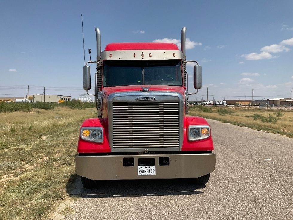 Sleeper Tractor-Heavy Duty Tractors-Freightliner-2018-CORONADO-Odessa-TX-334,564\n\t\tmiles-$ 76,750 - Image 2