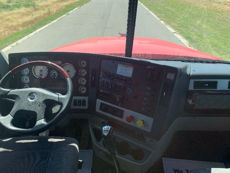 Sleeper Tractor-Heavy Duty Tractors-Freightliner-2018-CORONADO-Odessa-TX-342,353\n\t\tmiles-$ 76,500 - Image 12