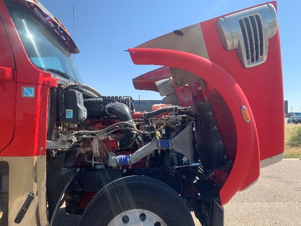 Sleeper Tractor-Heavy Duty Tractors-Freightliner-2018-CORONADO-Odessa-TX-342,353\n\t\tmiles-$ 76,500 - Image 19