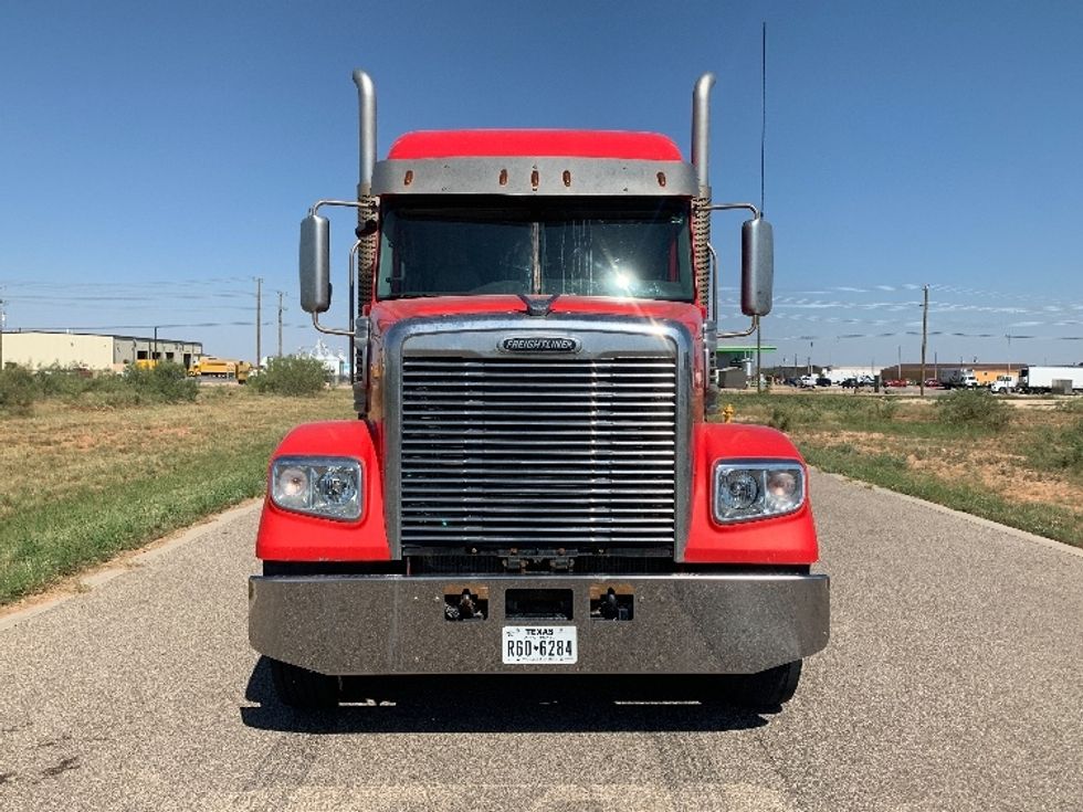 Sleeper Tractor-Heavy Duty Tractors-Freightliner-2018-CORONADO-Odessa-TX-342,353\n\t\tmiles-$ 76,500 - Image 2