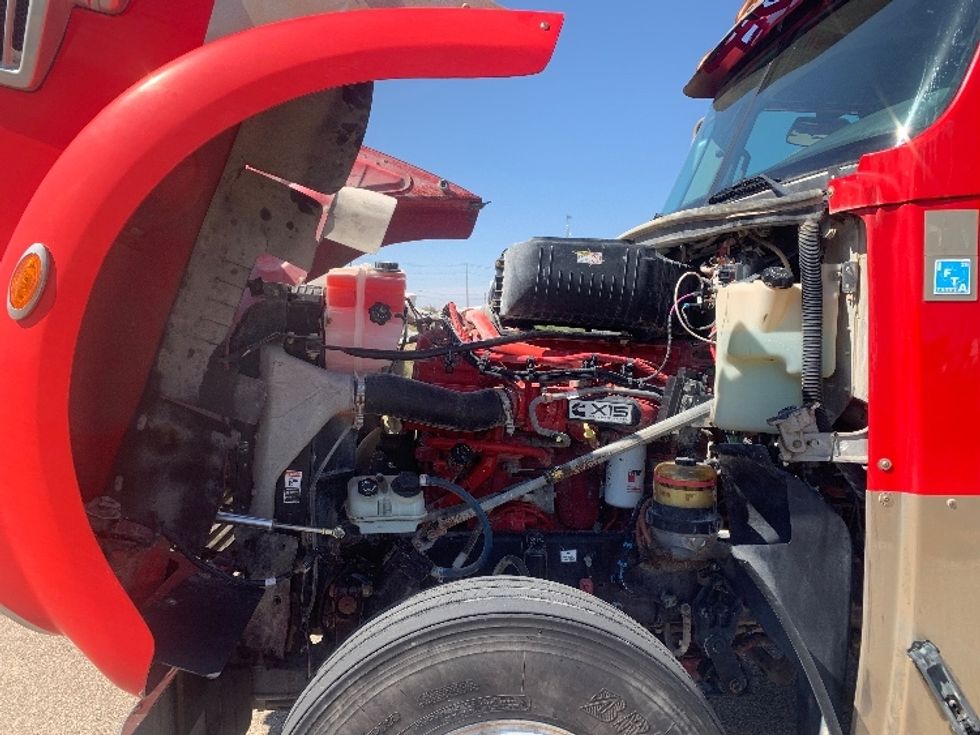 Sleeper Tractor-Heavy Duty Tractors-Freightliner-2018-CORONADO-Odessa-TX-342,353\n\t\tmiles-$ 76,500 - Image 20