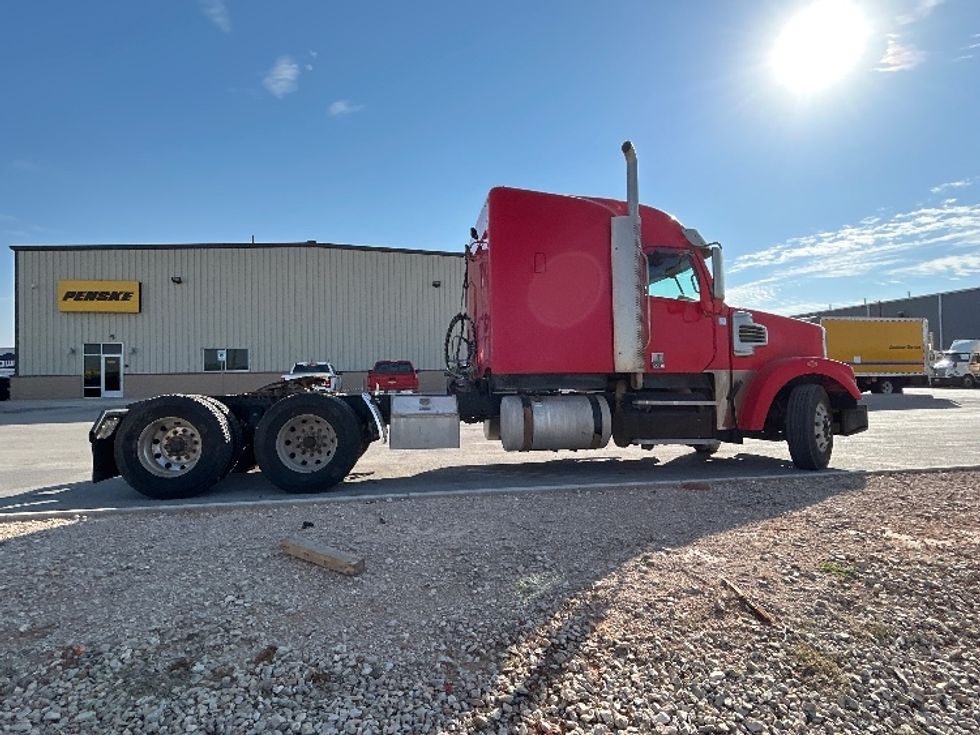Sleeper Tractor-Heavy Duty Tractors-Freightliner-2018-CORONADO-Odessa-TX-342,353\n\t\tmiles-$ 76,500 - Image 8
