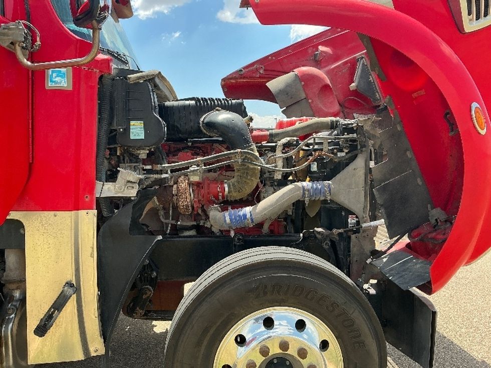 Sleeper Tractor-Heavy Duty Tractors-Freightliner-2018-CORONADO-Odessa-TX-361,192\n\t\tmiles-$ 75,750 - Image 18