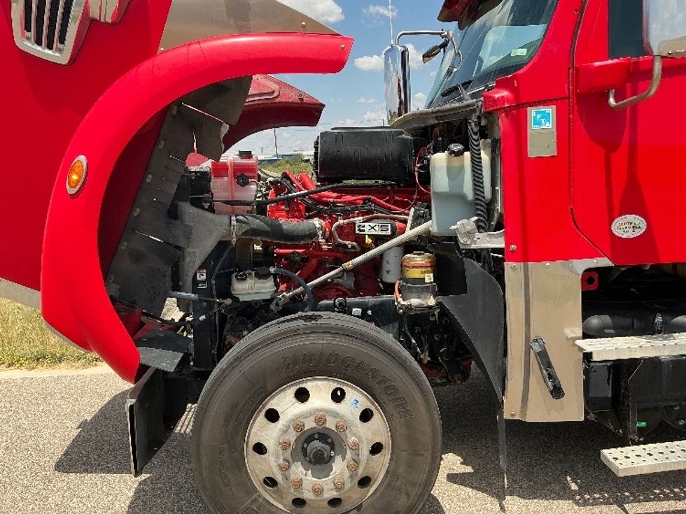 Sleeper Tractor-Heavy Duty Tractors-Freightliner-2018-CORONADO-Odessa-TX-361,192\n\t\tmiles-$ 75,750 - Image 19