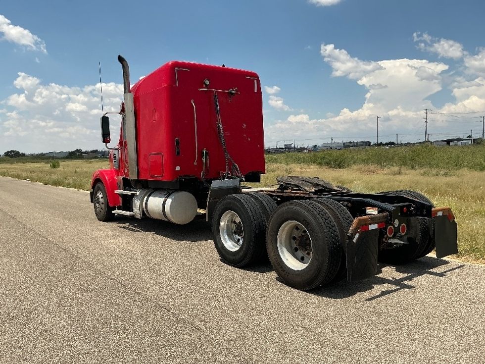 Sleeper Tractor-Heavy Duty Tractors-Freightliner-2018-CORONADO-Odessa-TX-361,192\n\t\tmiles-$ 75,750 - Image 5