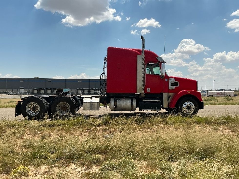 Sleeper Tractor-Heavy Duty Tractors-Freightliner-2018-CORONADO-Odessa-TX-361,192\n\t\tmiles-$ 75,750 - Image 8