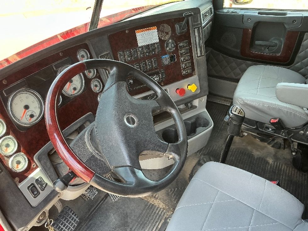 Sleeper Tractor-Heavy Duty Tractors-Freightliner-2018-CORONADO-Odessa-TX-361,192\n\t\tmiles-$ 75,750 - Image 9